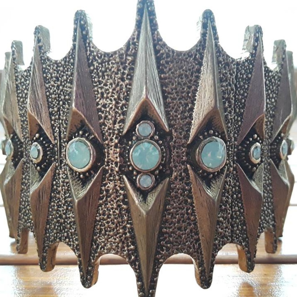 VSA Designs Kardashian cuff, Reired